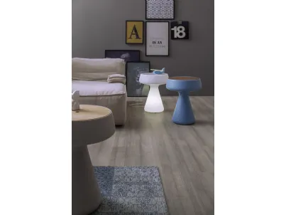 Tavolino di design in polietilene con top in legno Maki di Tonin Casa
