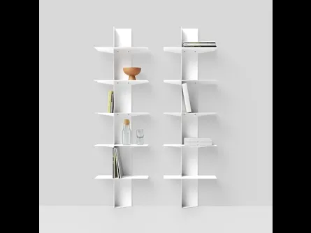Libreria da parete realizzata con ripiani in alluminio e colonna in acciaio verniciatoLift di Pezzani