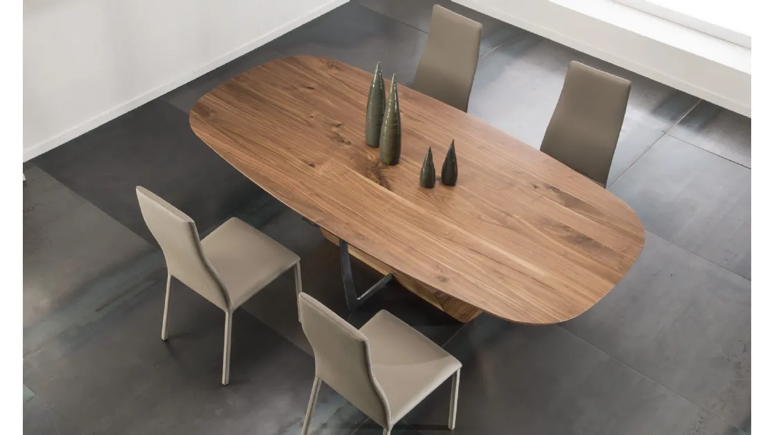 Tavolo di design Ercole di Intermobili Bassano