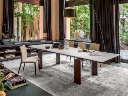Tavolo allungabile Brooklyn con struttura in legno e top in vetro di Tonin Casa