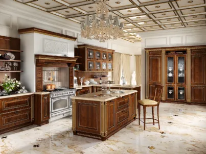 Cucina Classica con isola Imperial 02 in impiallacciato Frassino finitura Noce Oro di Home Cucine