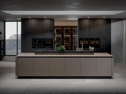Cucina in legno bruciato e e metallo curio  Aura 2 di Home Cucine
