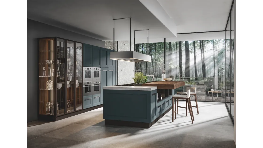 Cucina con imponente isola centrale con tavolo in legno Boston 6 di Home Cucine